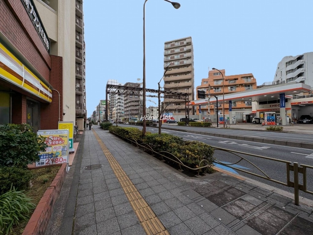 ローヤルハイツ　前面道路歩道